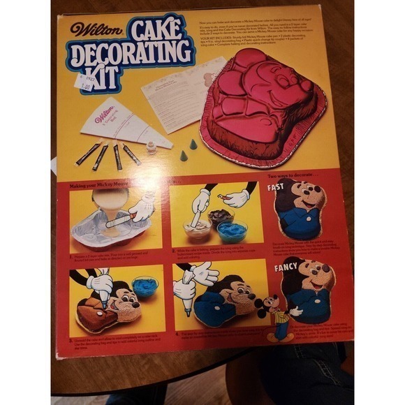 Vintage Wilton Mickey Mouse Foil Baking Pan missing decorating tools - Picture 2 of 5